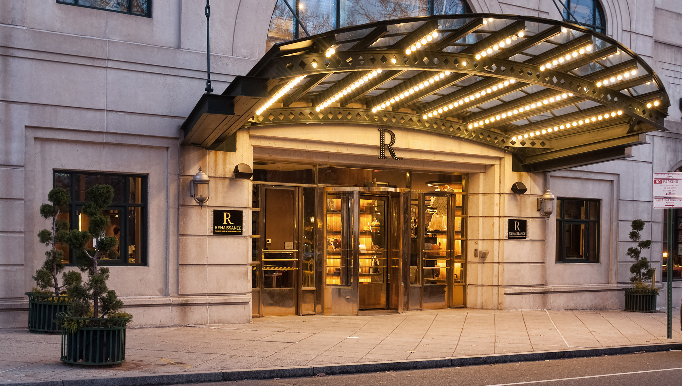 Exterior of Renaissance Philadelphia Downtown