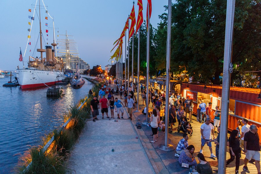 Spruce Street Harbor Park