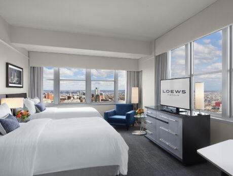 Luxury double bedroom at the Loews Philadelphia Hotel overlooking the city