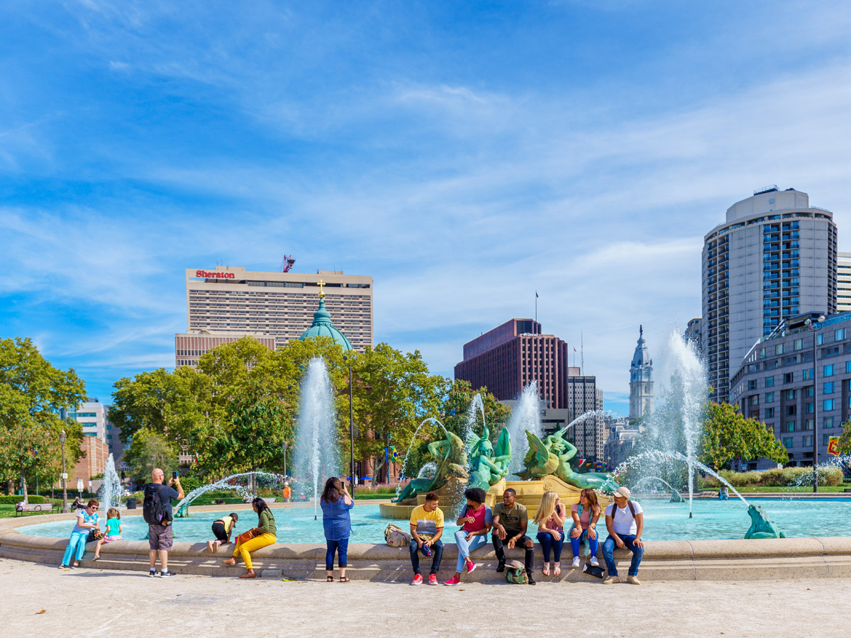15+ MustSee Attractions on the Benjamin Franklin Parkway Visit