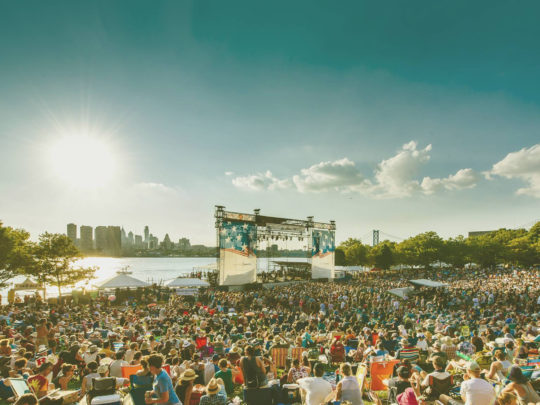 Xponential Music Festival no Delaware River Waterfront