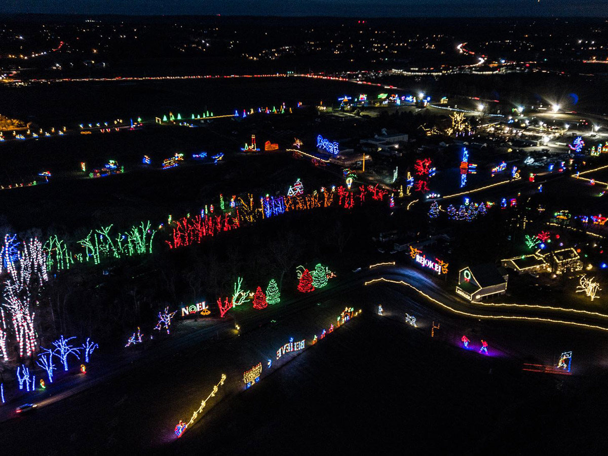 Philly's Best Christmas Lights & Holiday Light Shows in 2022 Visit Philly