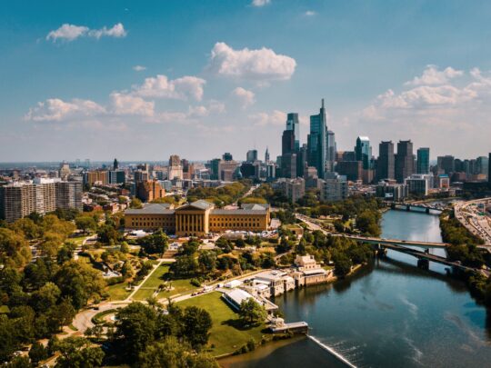 Aerial of the Philadelphia skyline and the Philadelphia Museum of Art