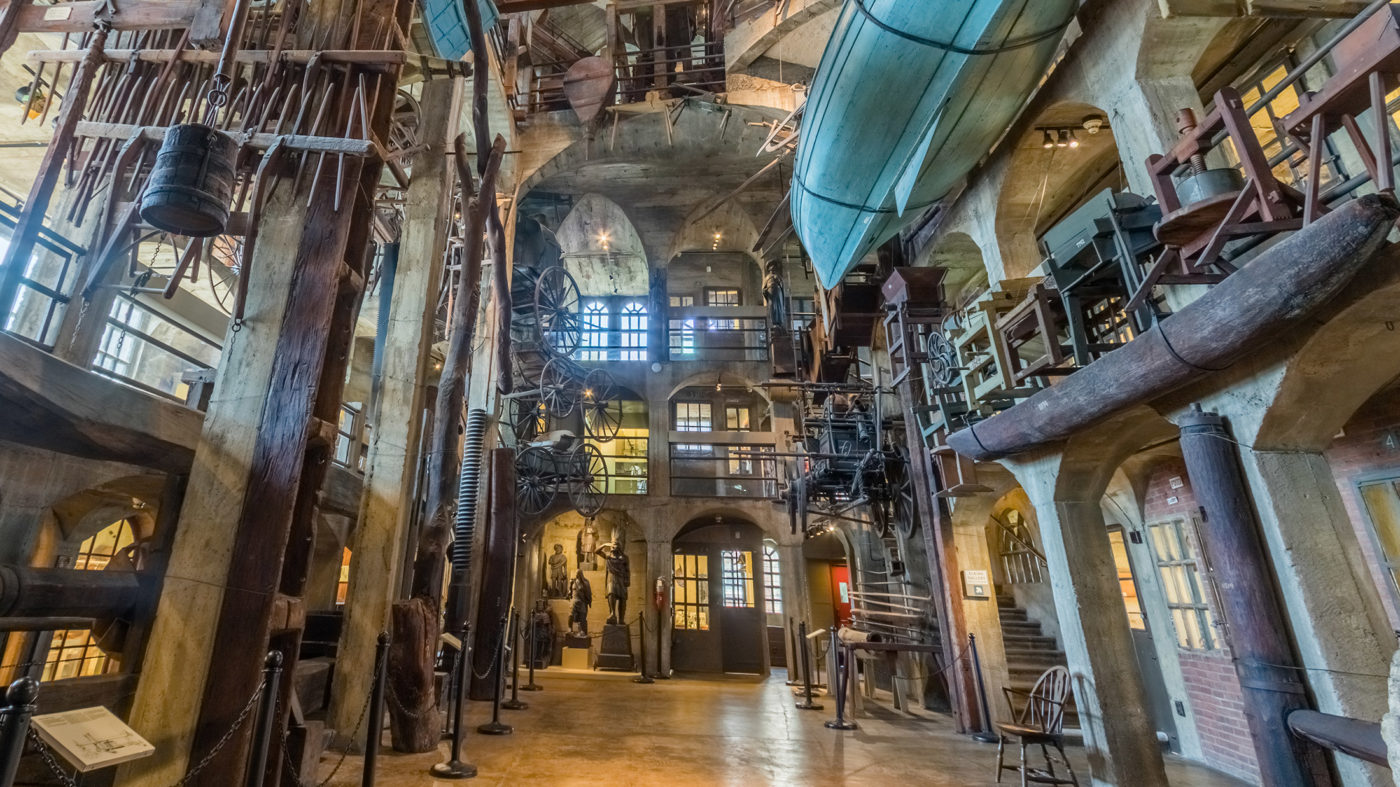 Interieur van het Mercer Museum in Doylestown, Pennsylvania