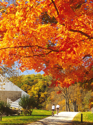 Red and orange leaves on trees in Valley Forge National Historical Park outside Philadelphia
