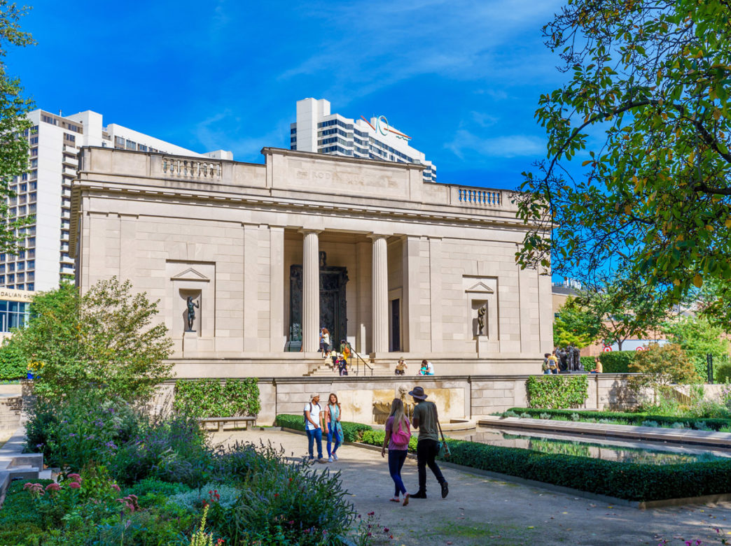 People outside of the Rodin Museum
