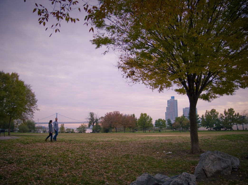 People walking through Penn Treaty Park