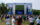 Una multitud observa una pantalla gigante de televisión en la que se transmite el Mundial de fútbol en la FIFA Fan Fest de Filadelfia